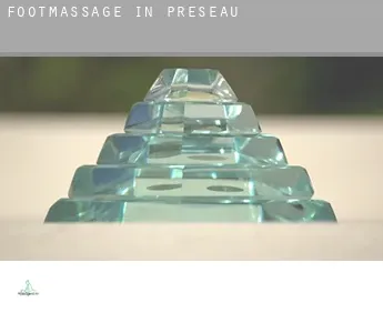 Foot massage in  Préseau